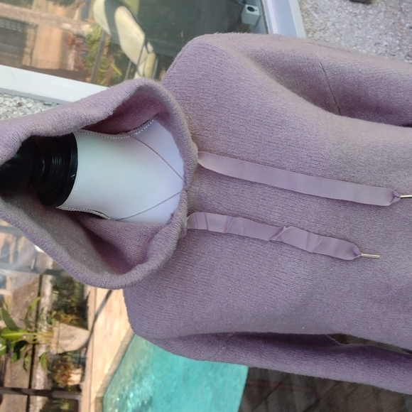 Hoodie Sweater - Picture 2 of 7